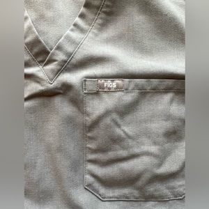 RARE set Figs women’s scrubs!